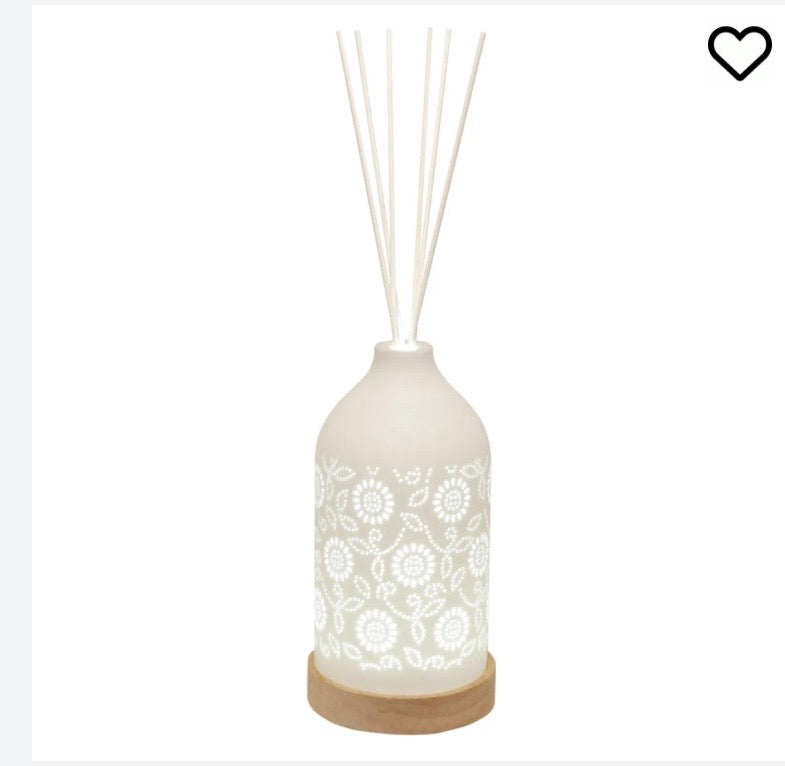 Patterned floral swirl LED reed diffuser with oil