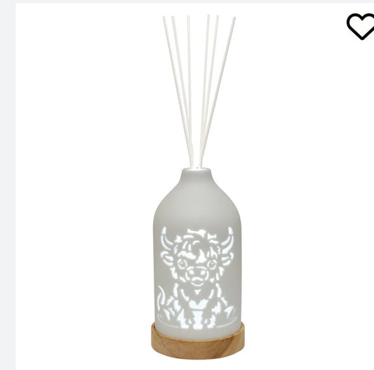 Highland cow 21 inch led reed diffuser